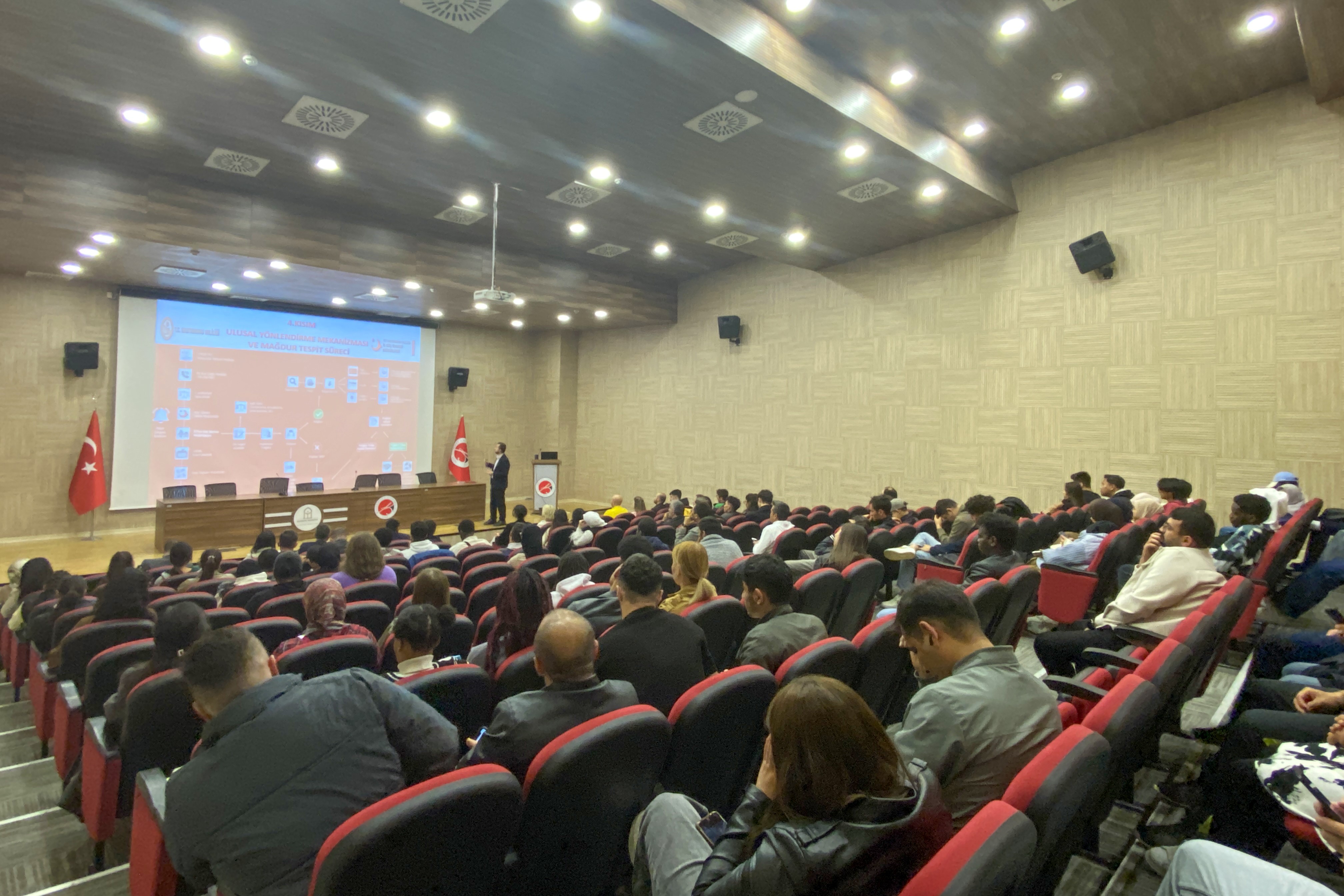 Kastamonu Üniversitesi'nde Uluslararası Öğrenciler İçin Bilgilendirme Toplantısı Gerçekleştirildi