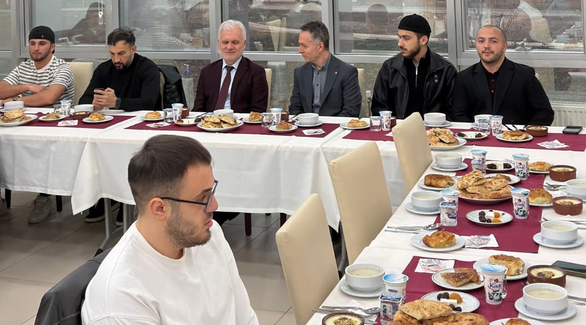 Dış İlişkiler Genel Koordinatörlüğü Himayesinde Uluslararası Öğrencilerle İftar Programı Düzenlendi