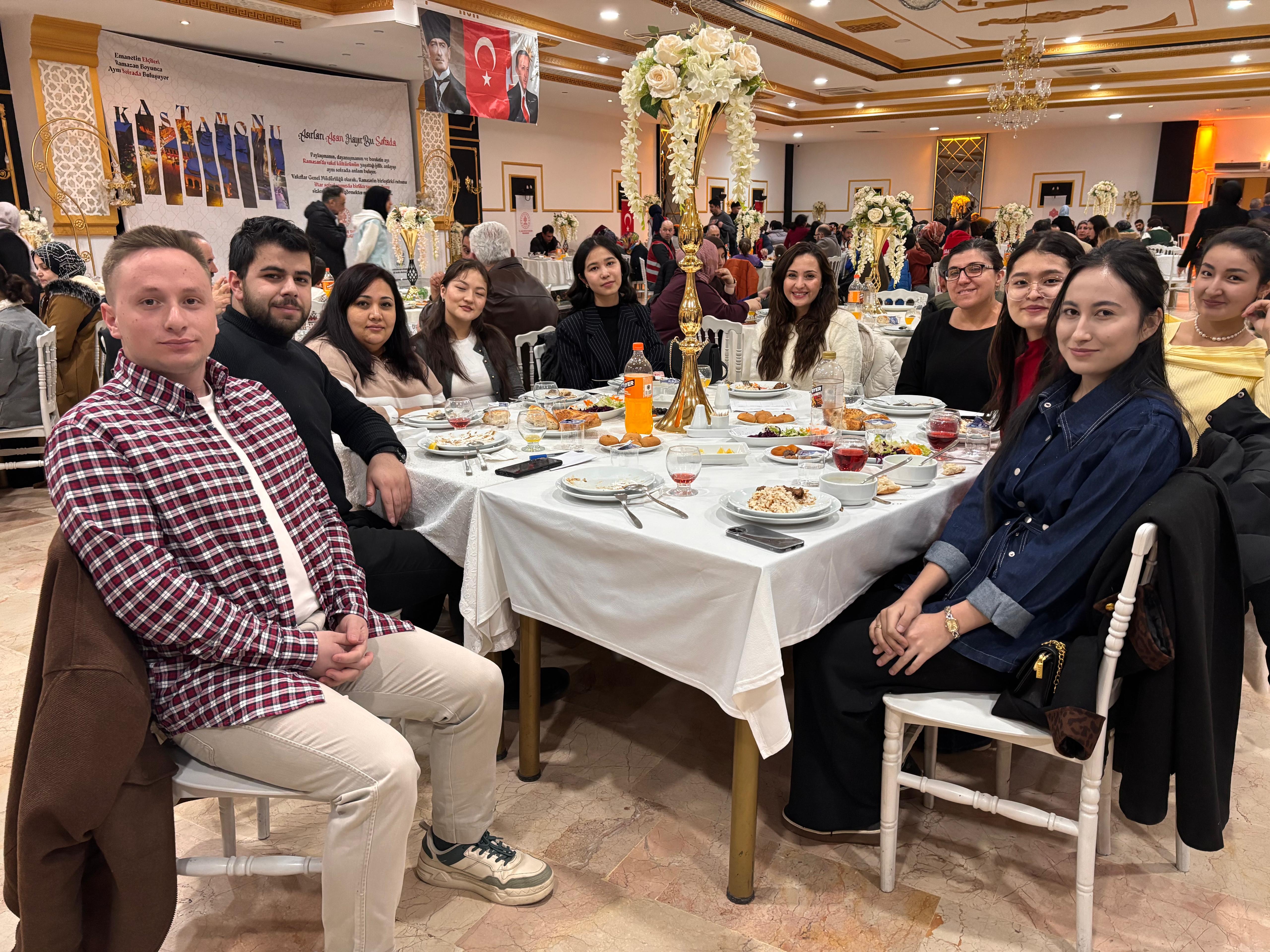 Uluslararası Öğrenciler Vakıflar Genel Müdürlüğünün Düzenlediği İftara Katıldı
