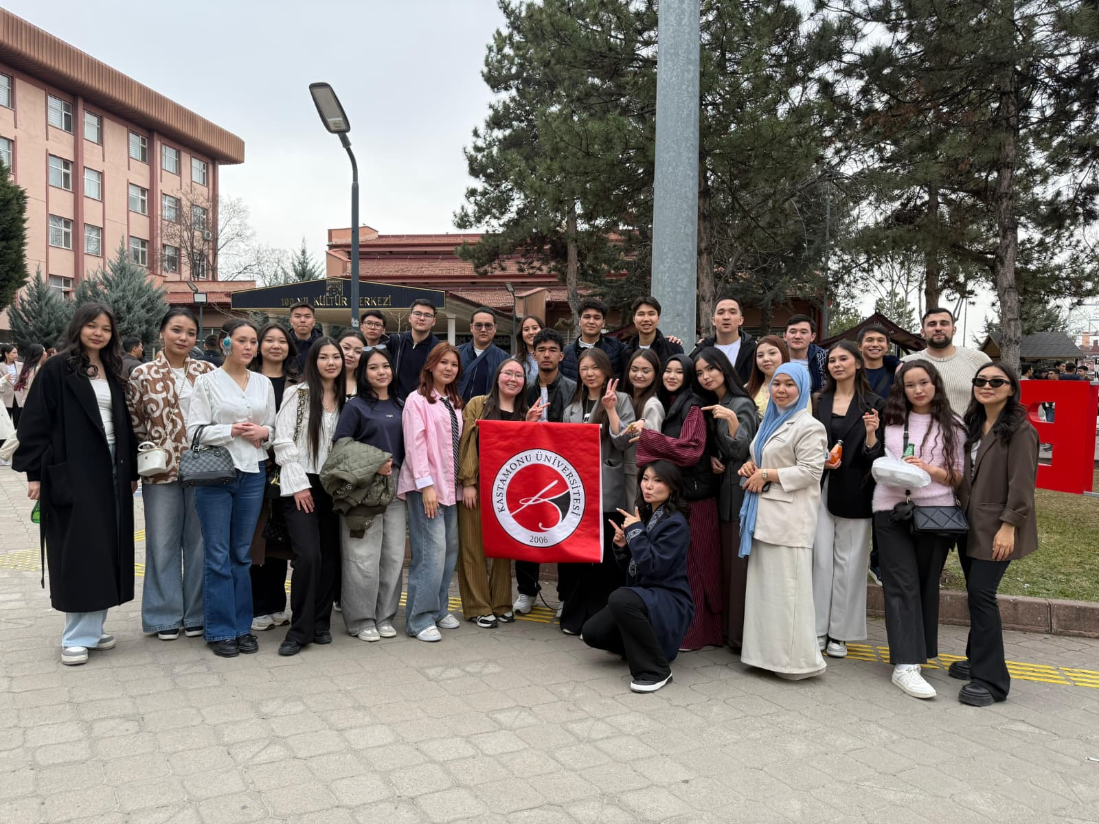 Kazakistanlı Öğrencilerimizin Seçim Katılımına Koordinatörlüğümüzden Destek